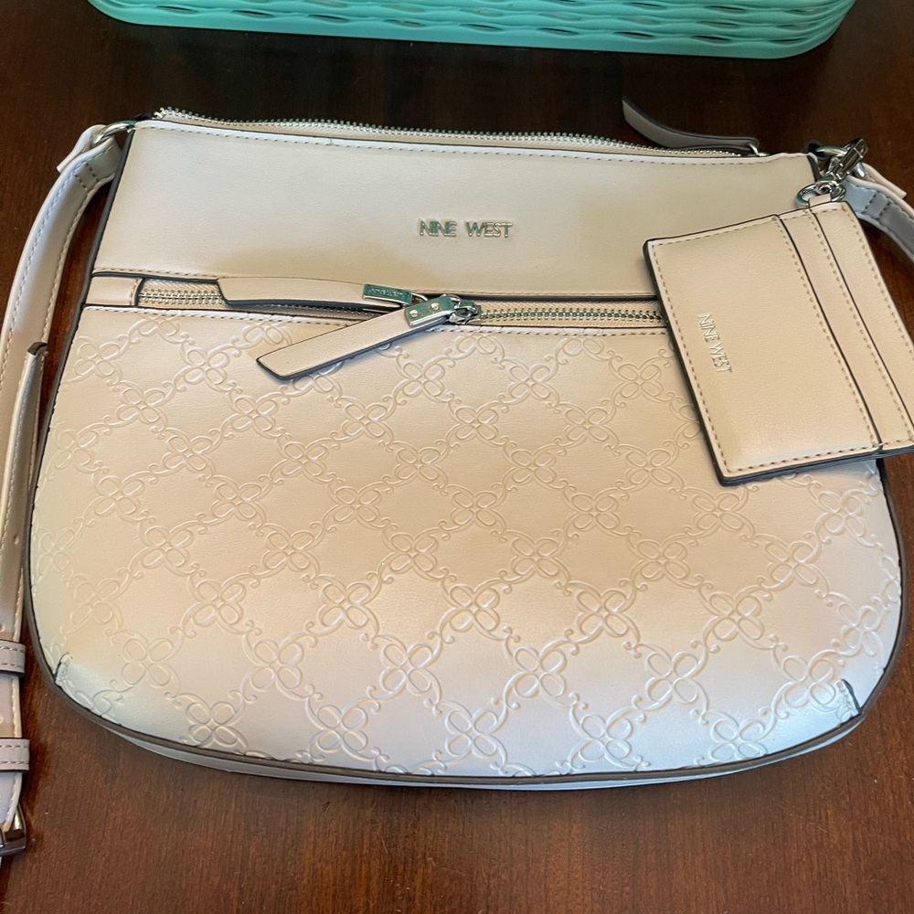 NWOT Nine West Crossbody Bag - Picture 3 of 9